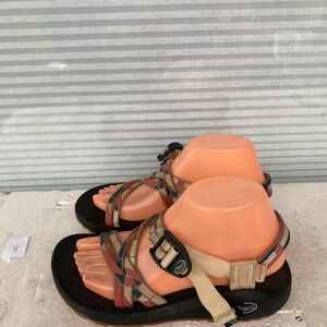 Chaco Z/Clodud X Women’s Multicolor Red and Tan Straps Sandals Size W7
